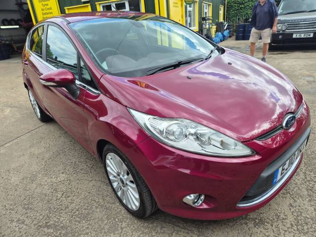 2010 Ford Fiesta 1.4 Titanium 5dr Auto