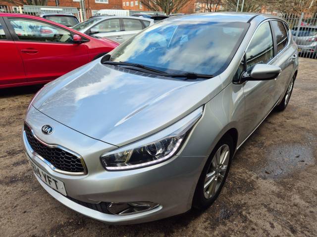 Kia Ceed 1.6 CRDi 3 EcoDynamics 5dr Hatchback Diesel SILVER